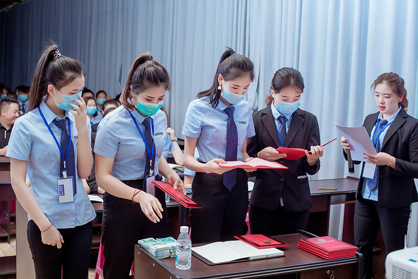腾龍公司注册游戏登录账号客服微信774590383